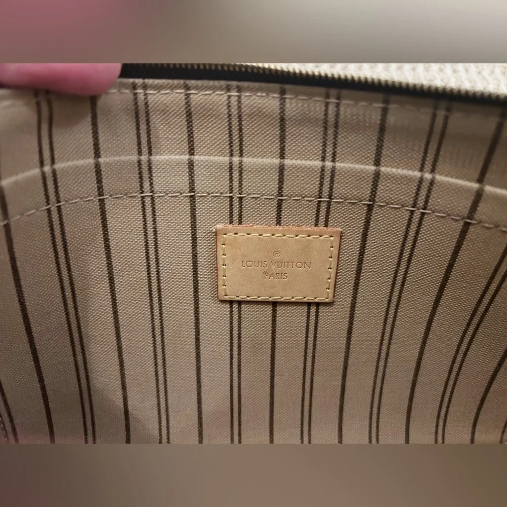 Well-cared-for Louis Vuitton Neverfull GM - Picture 2 of 15